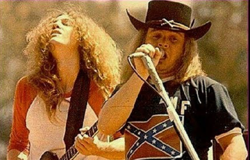 who did lynyrd skynyrd tour with in 1976