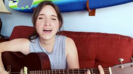 Excellent cover of Gerry Rafferty’s “Right Down the Line” by Reina del Cid